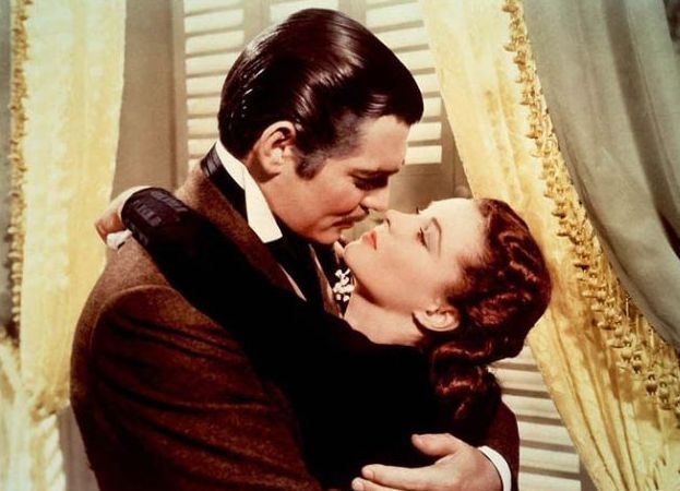 Probabil cel mai celebru sărut: Clark Gable şi Vivien Leigh (Pe aripile vântului1939)