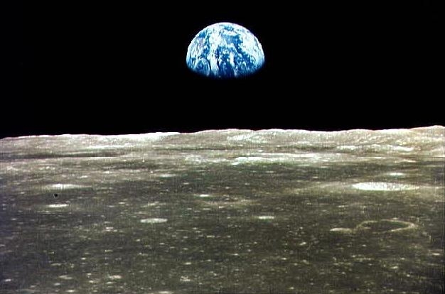 Pământul văzut de pe Luna