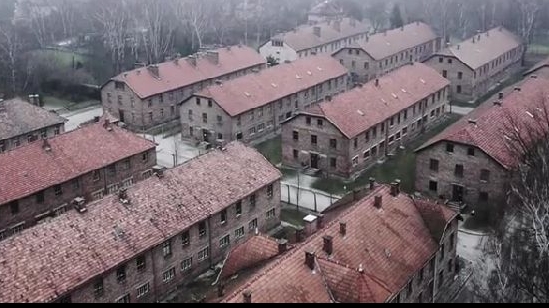 Situat în sudul Poloniei Auschwitz era cel mai mare lagăr de concentrare construit de Hitler