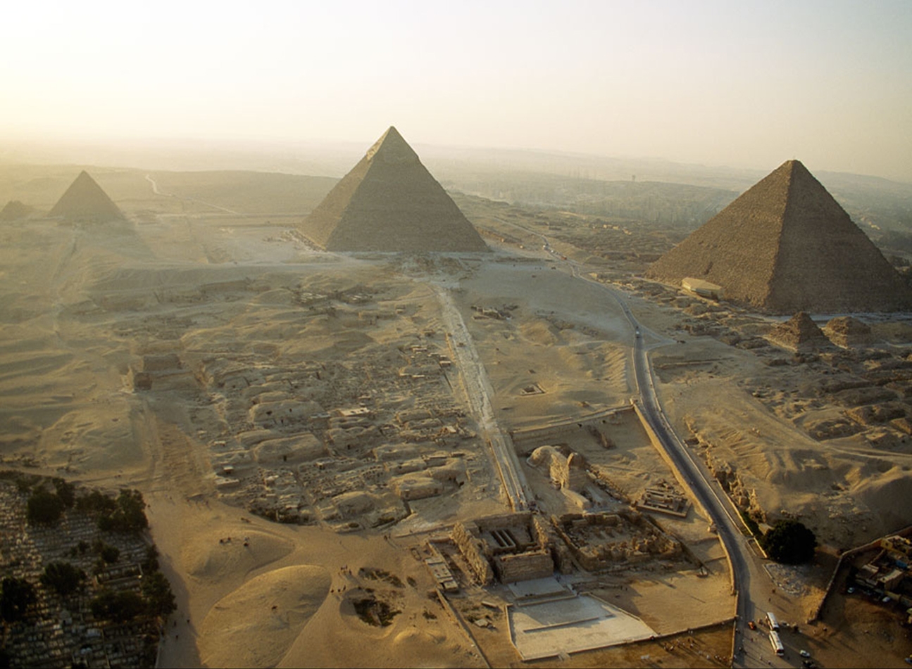 Piramidele de la Giza Egipt