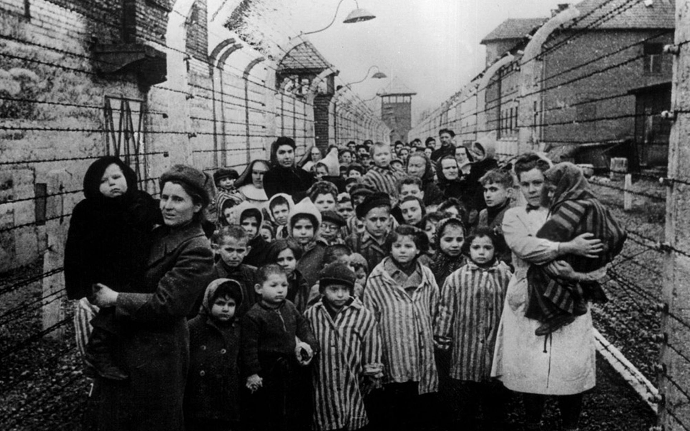 Supravieţuitori Auschwitz