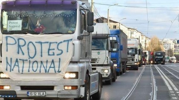 Transportatorii suspendă protestele