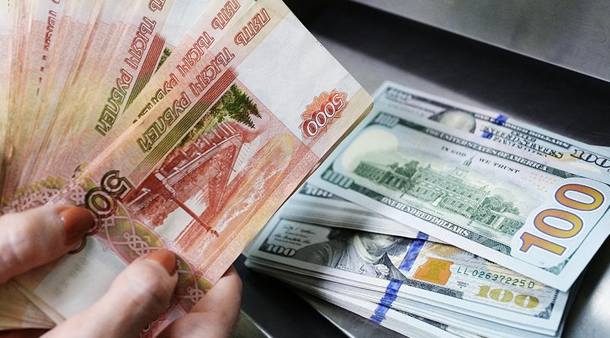 Ruble şi dolari