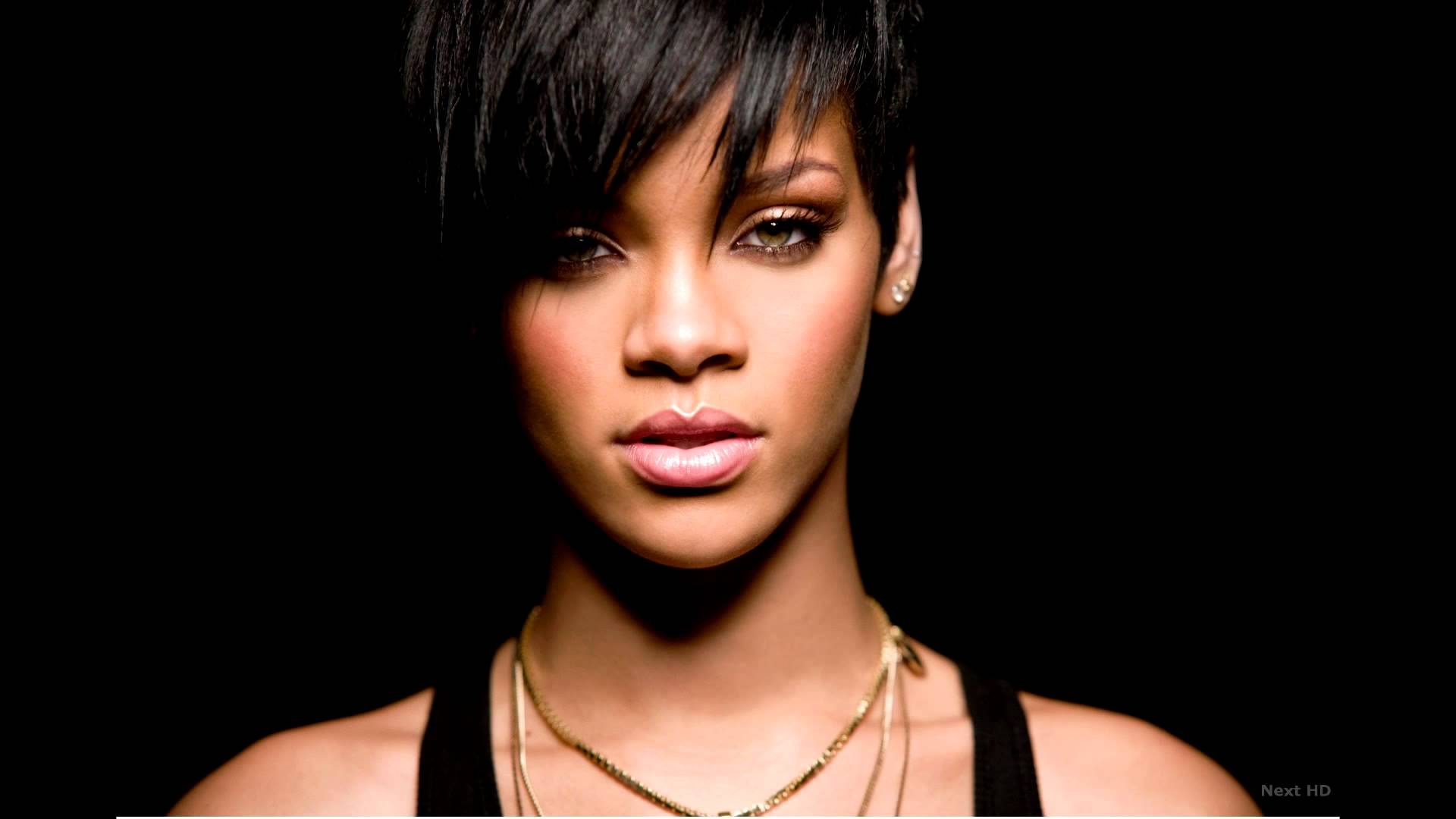 Rihanna numită personalitatea umanitară a anului de către Universitatea Harvard