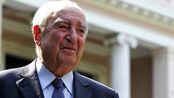 A murit fostul premier grec Constantin Mitsotakis