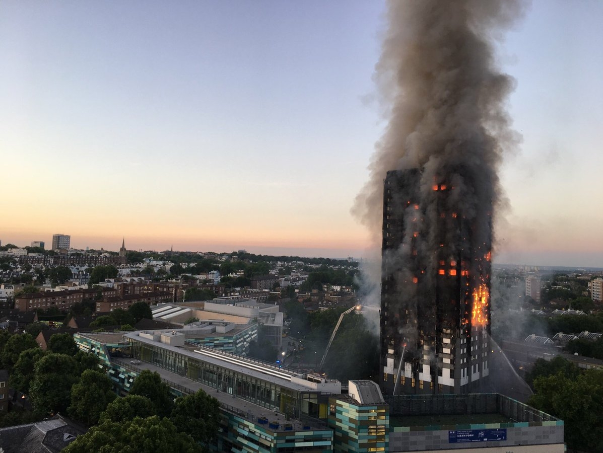 Incendiu în vestul Londrei. Flăcările au început să se domolească