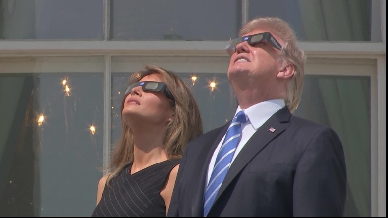 Donald și Melania Trump la eclipsa de soare