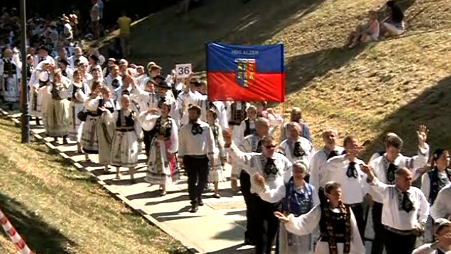Parada costumelor populare la Întâlnirea sașilor transilvăneni