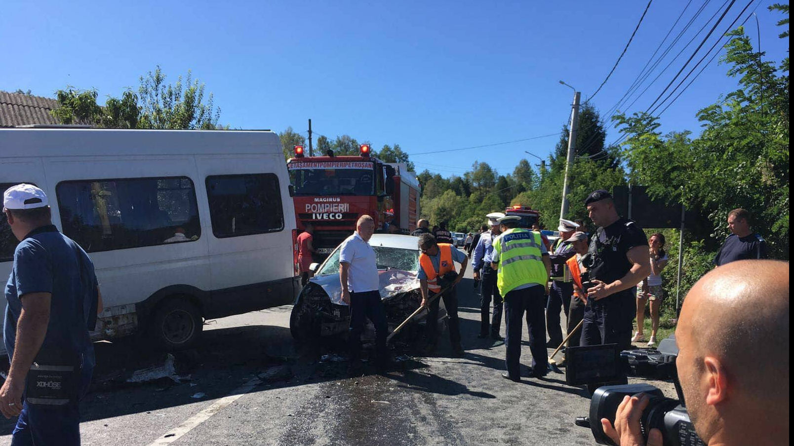13 persoane au fost transportate de către echipajele medicale la UPU Petroşani