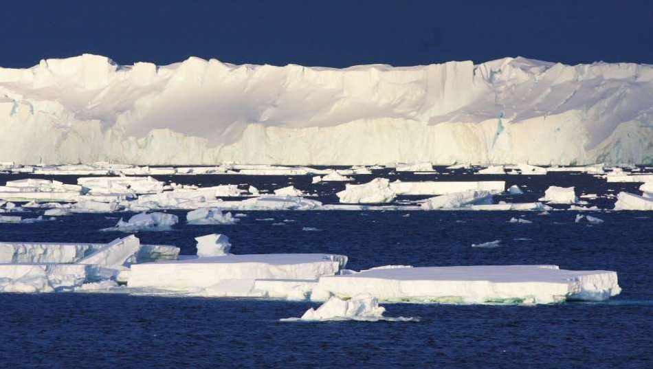 Calota glaciară arctică s-ar putea subția într-un ritm mai rapid decât se estimase