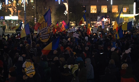 Proteste în Piața Victoriei din București