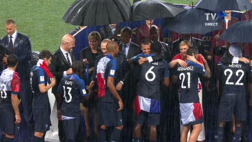 Jucătorii francezi felicitați