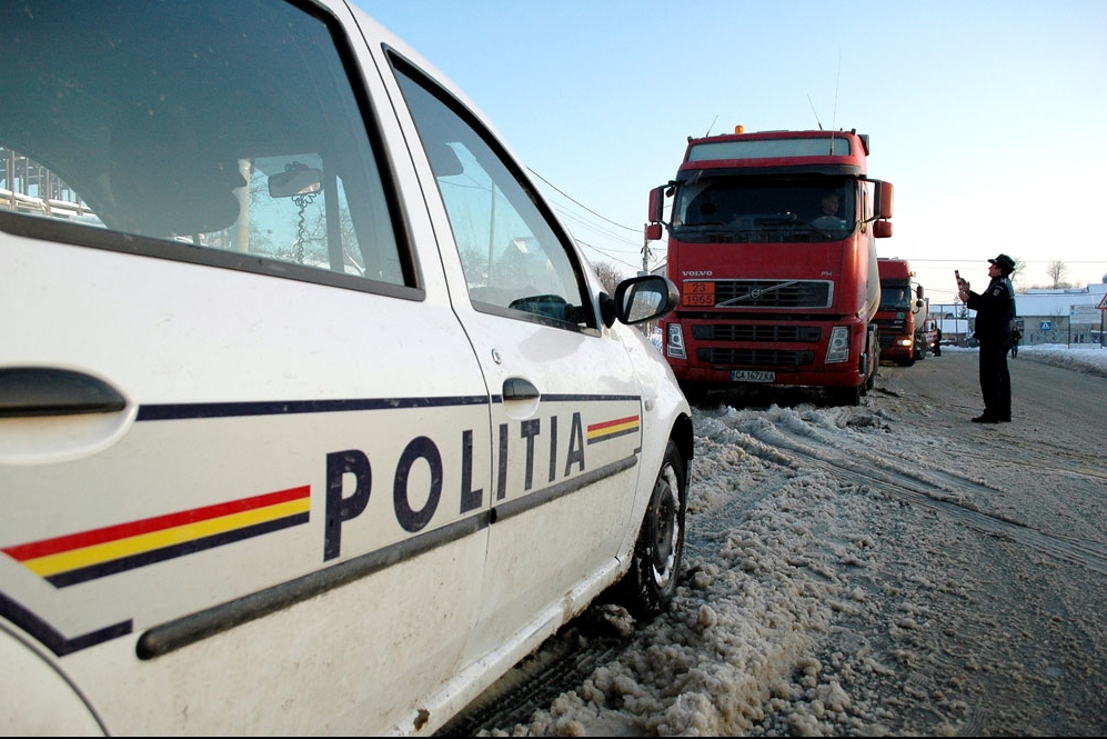 Drum zăpadă echipaj de poliție