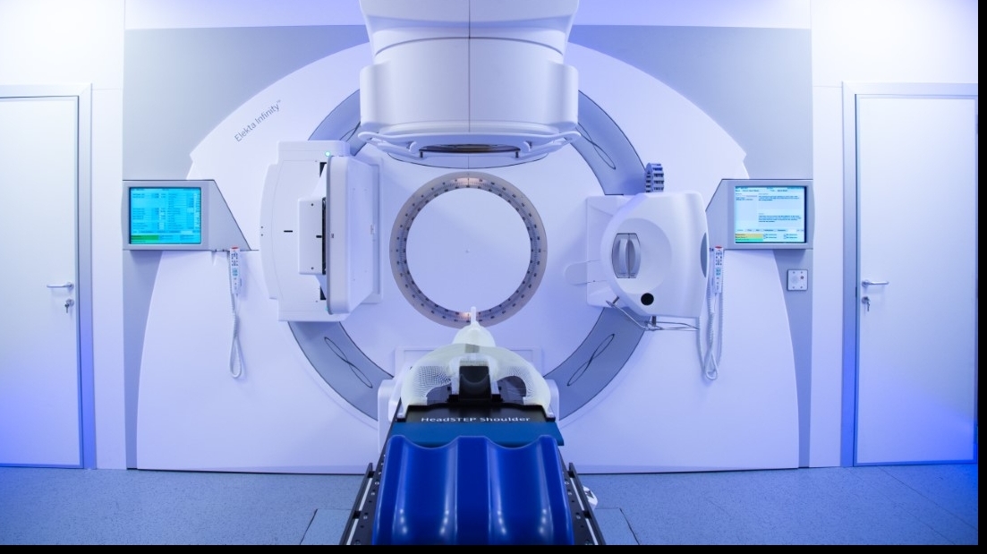 Unu din doi bolnavi de cancer face radioterapie doar în stadiu