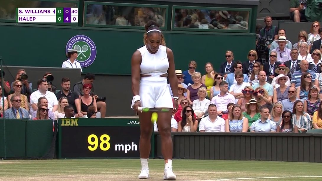 Serena Williams își face serviciul