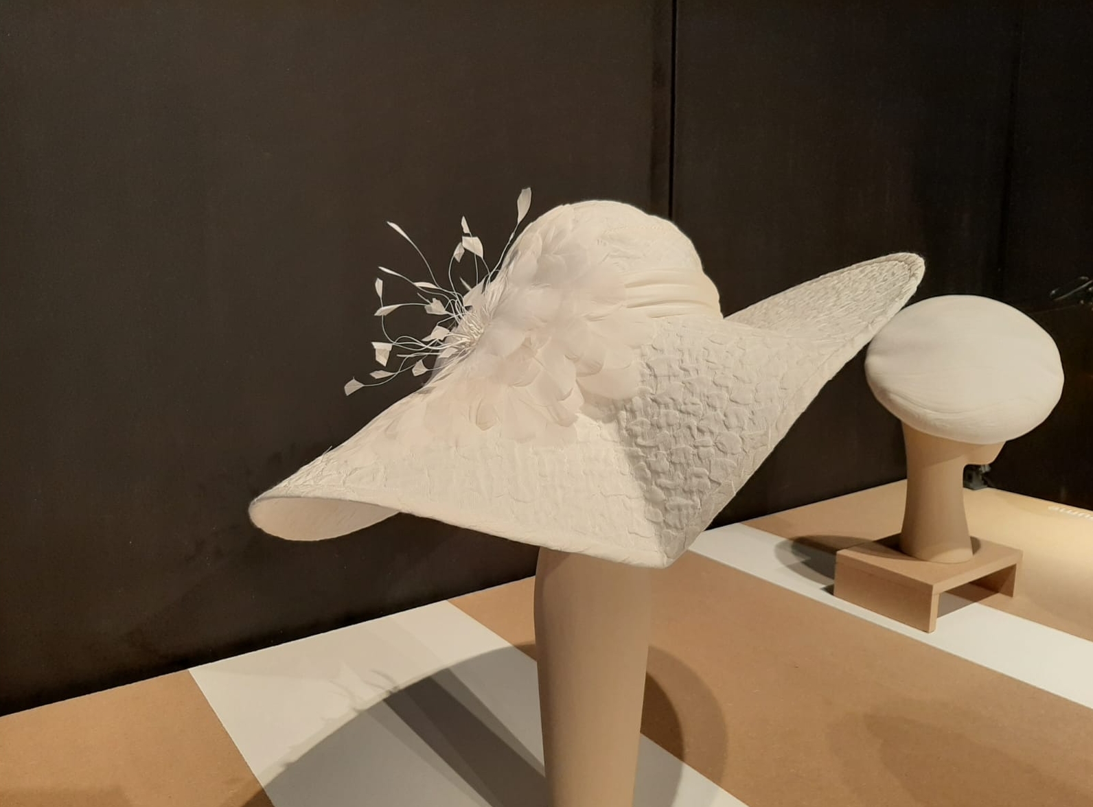 Expoziție de pălării