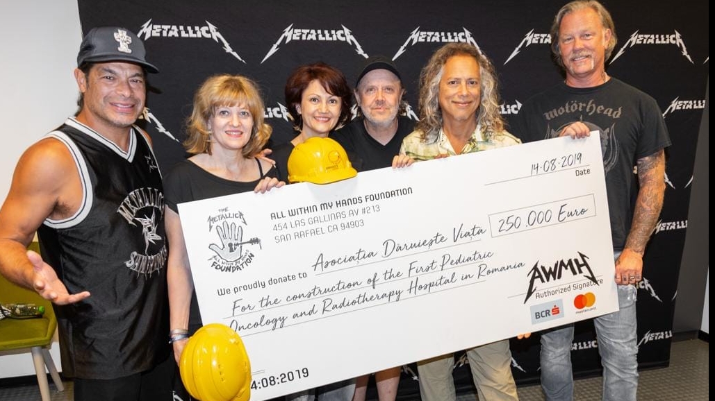Metallica a donat 250.000 euro pentru spitalul oncologic pentru copii