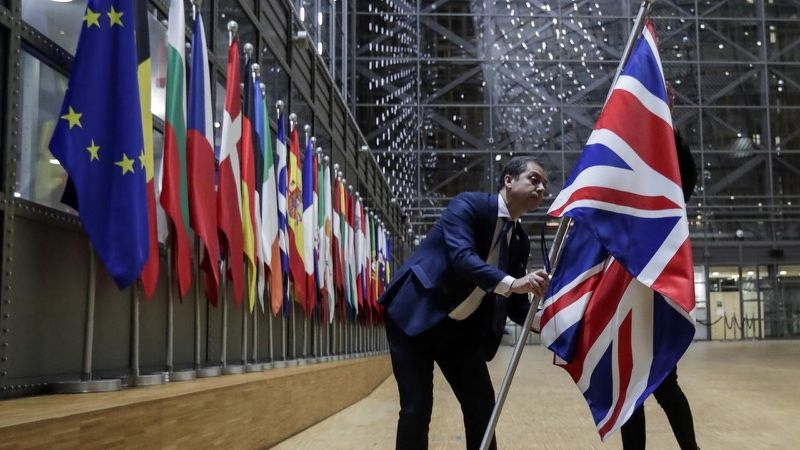 Drapelul britanic coborât de la Consiliul European