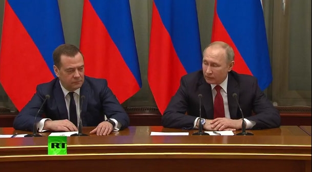 Dimitri Medvedev și Vladimir Putin