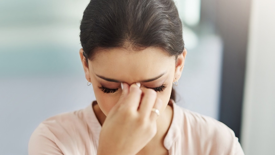 Cum apar si cum tratăm cu migrenele