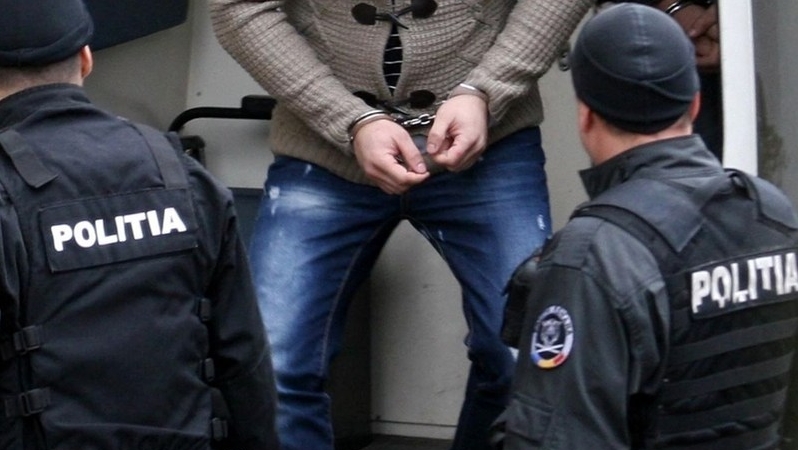Profesor din Giurgiu trimis în judecată pentru act sexual cu o elevă