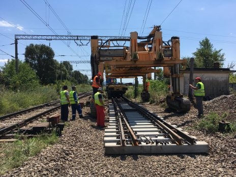A început montarea grinzilor la viaductul de cale ferată peste DN1 în zona aeroportului Otopeni