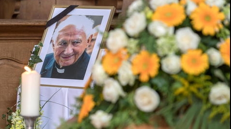 Inmormântare frate Papa Benedict al XVI-lea