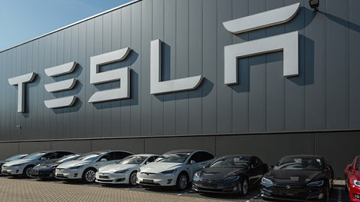 Tesla a devenit cel mai valoros producător auto din lume