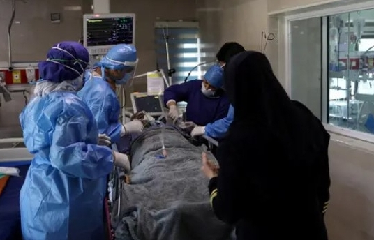 Iranul aşteaptă al treilea val de infectări