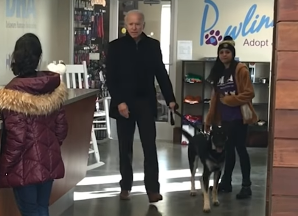 Joe Biden și câinele său Major