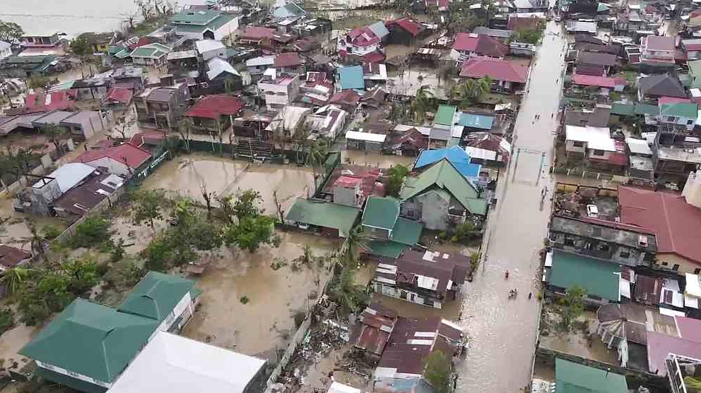 Filipine lovit de taifunul Vamco