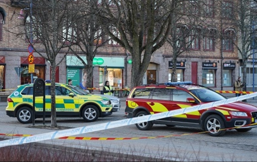 Opt răniți cu armă albă în Suedia