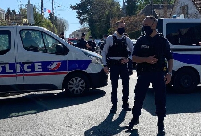 O polițistă din Franța a fost înjunghiată mortal