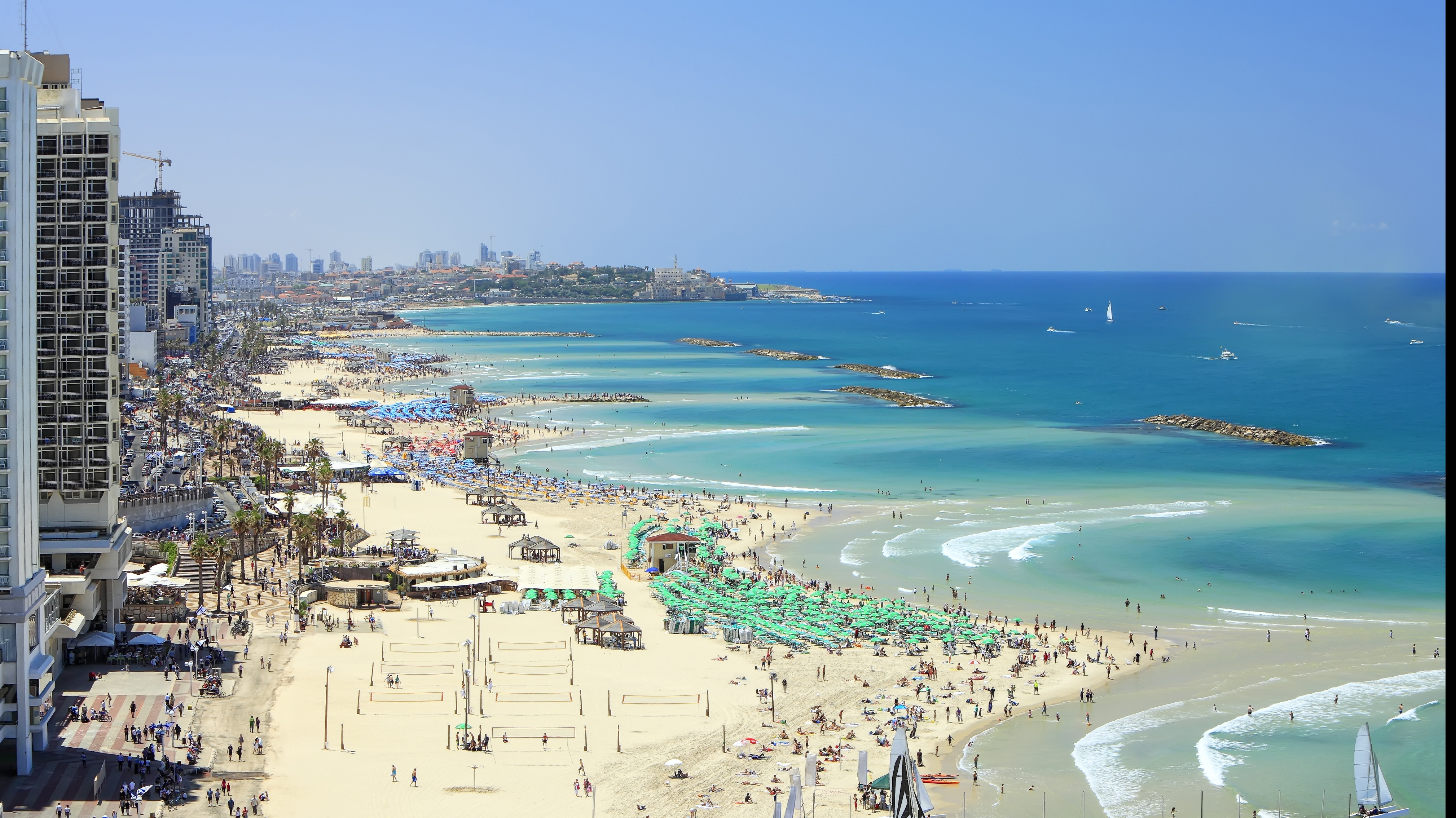 Israelul va primi de la sfârşitul lunii mai turişti străini care au fost vaccinaţi | FOTO: Shutterstock