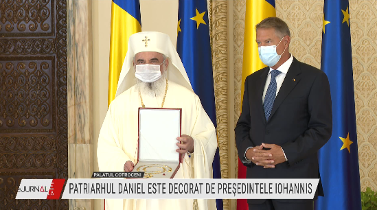 Patriarhul Daniel decorat de președintele Klaus Iohannis