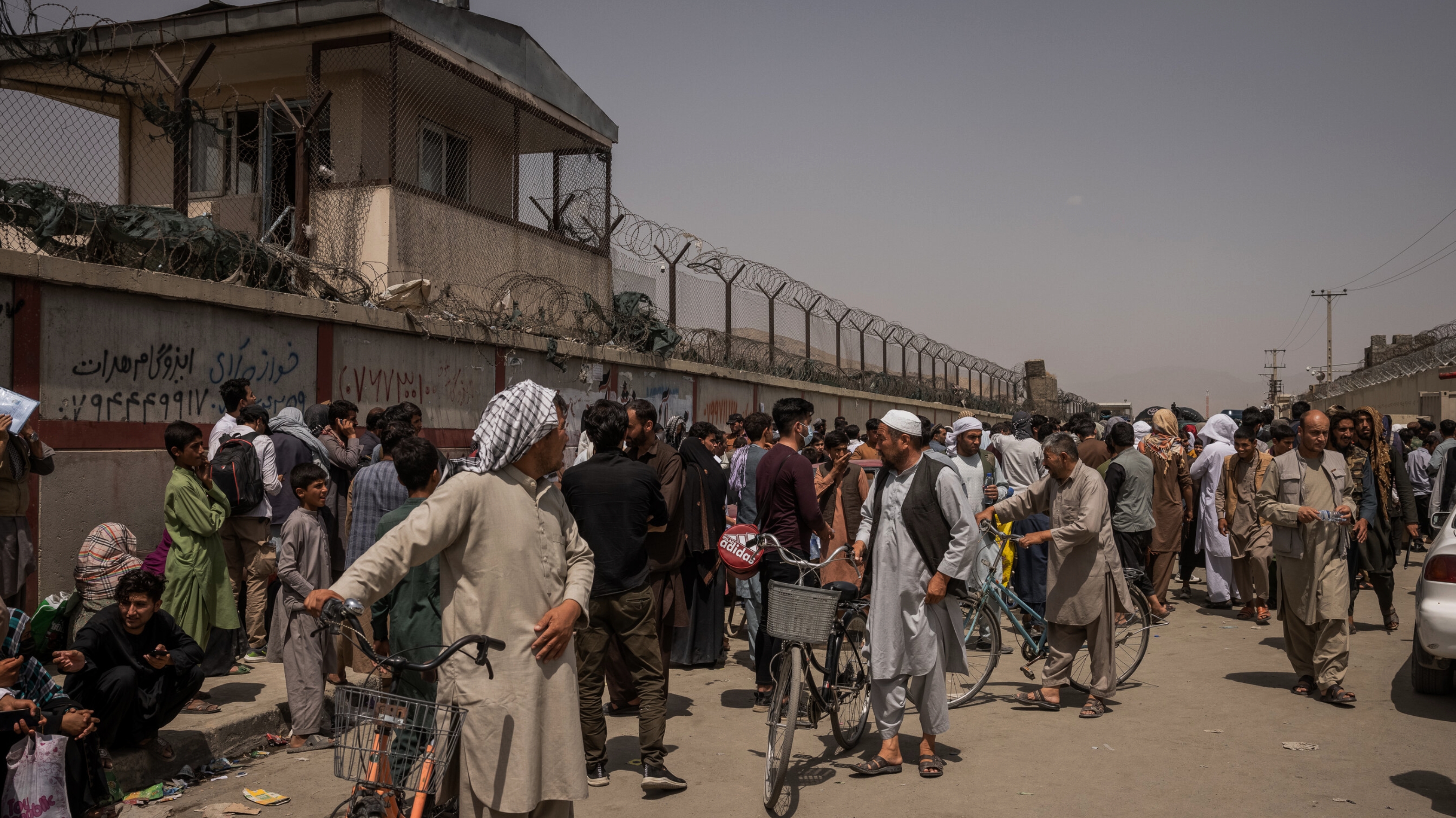 Regatul Unit şi-a sfătuit miercuri seara târziu cetăţenii să nu se deplaseze spre aeroportul din Kabul | FOTO: Shutterstock