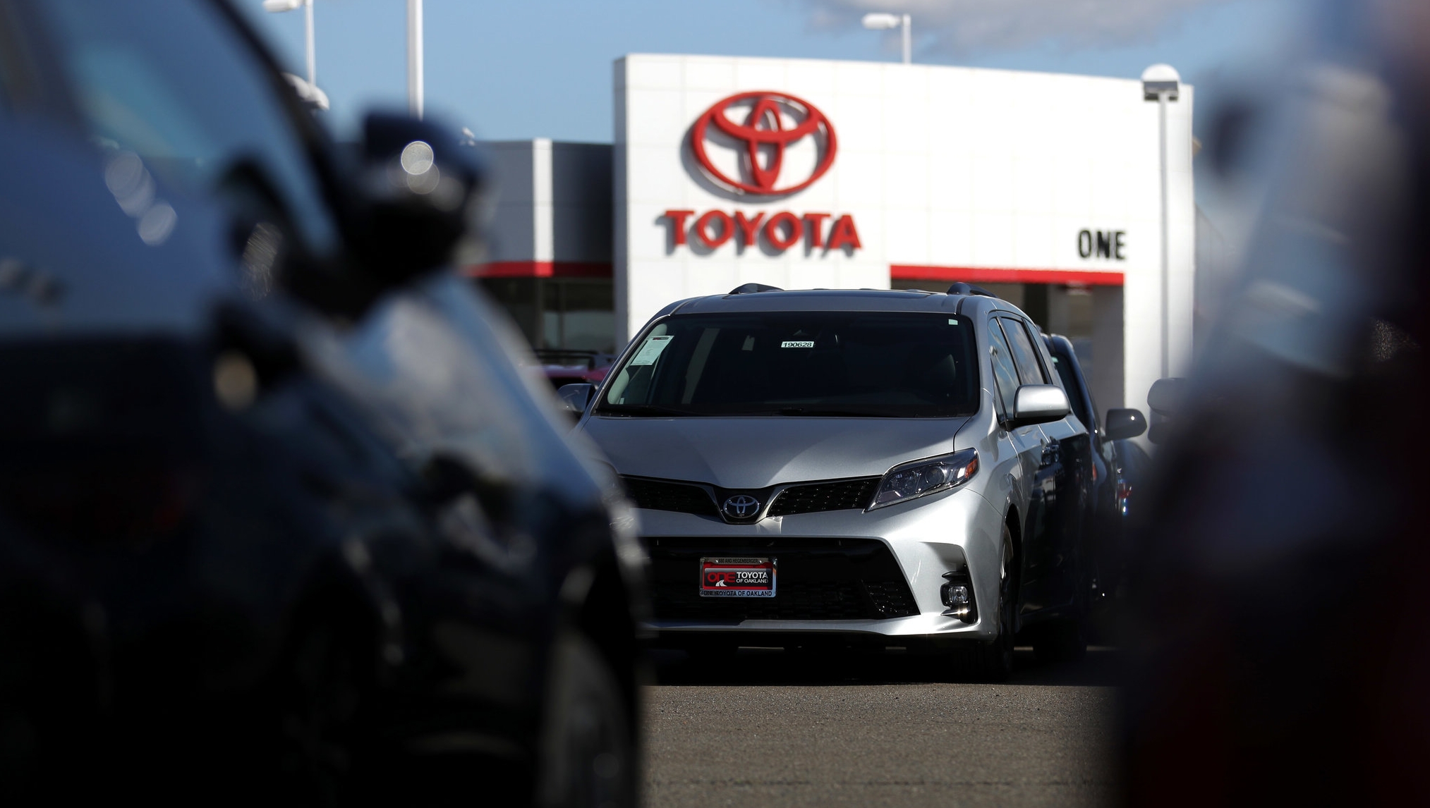 Toyota îşi va reduce în noiembrie producţia mondială cu 15%