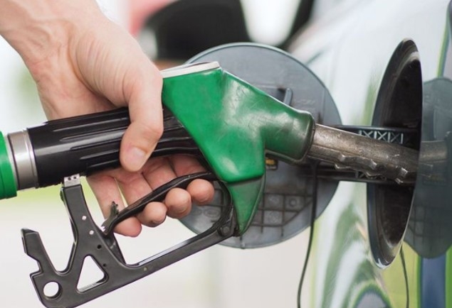 Ungaria plafonează preţurile combustibililor