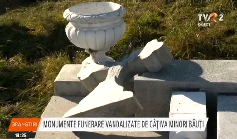 Morminte vandalizate de patru adolescenți