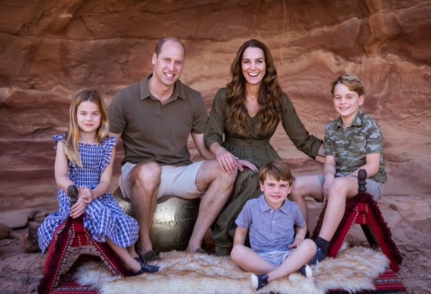 Ducii de Cambridge și copiii lor felicitare de Crăciun