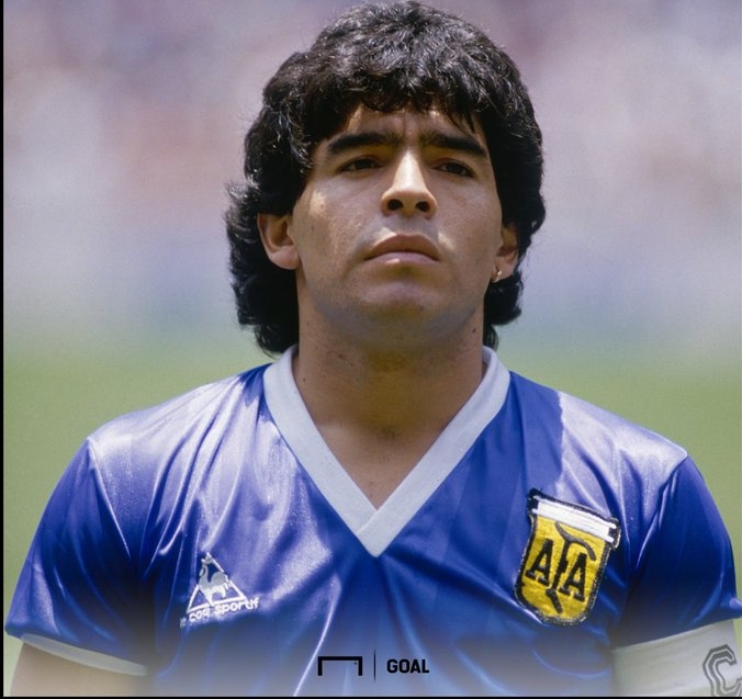 Licitaţie pentru tricoul purtat de Maradona contra Angliei în 1986