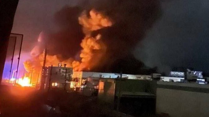Centru comercial bombardat lângă Odesa