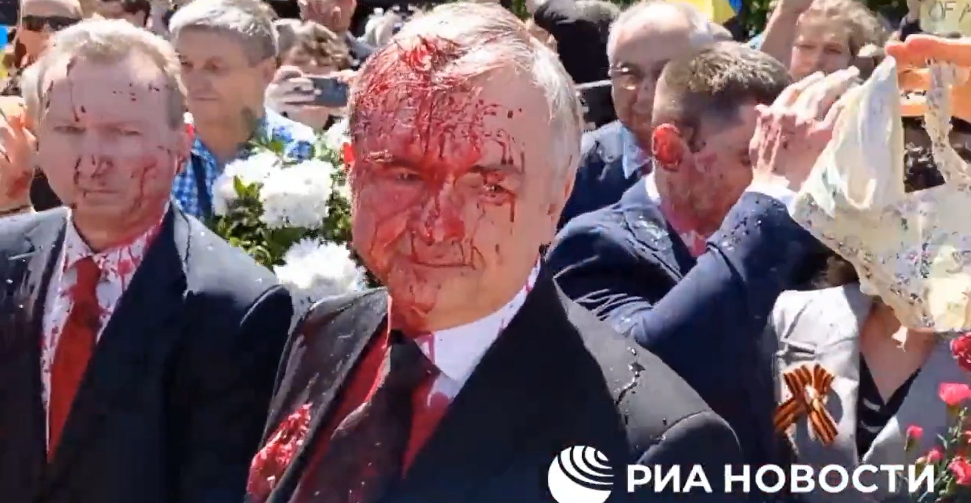 Ambasadorul Rusiei în Polonia stropit cu vopsea de susținătorii Ucrainei