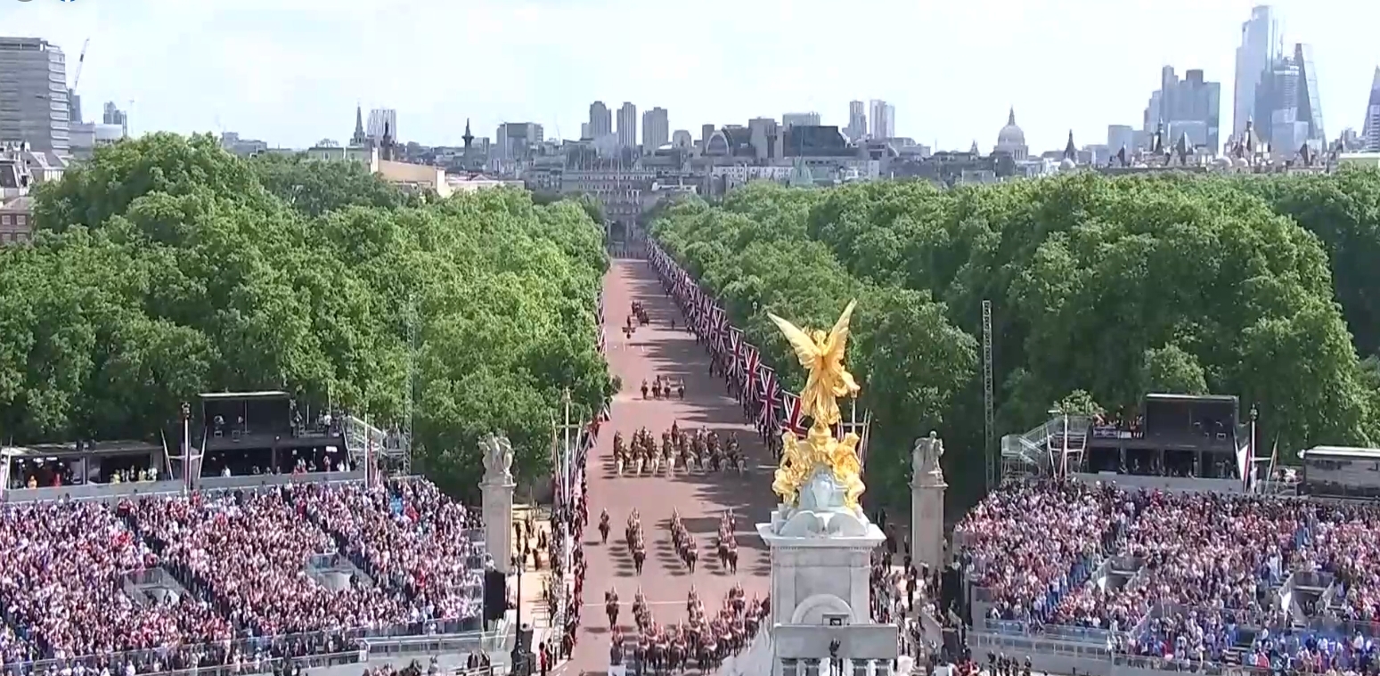 Trooping The Colour - Jubileu Reginei Elisabeta a II-a