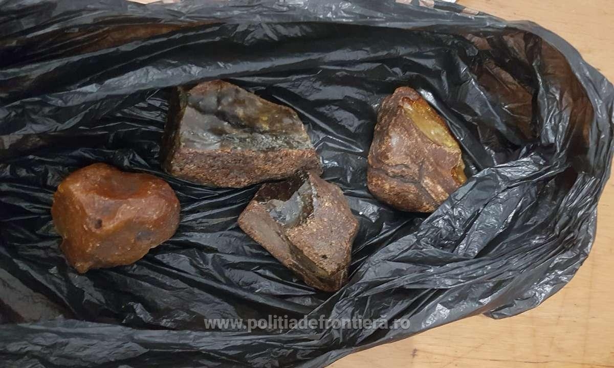 Chihlimbar brut confiscat Suceava