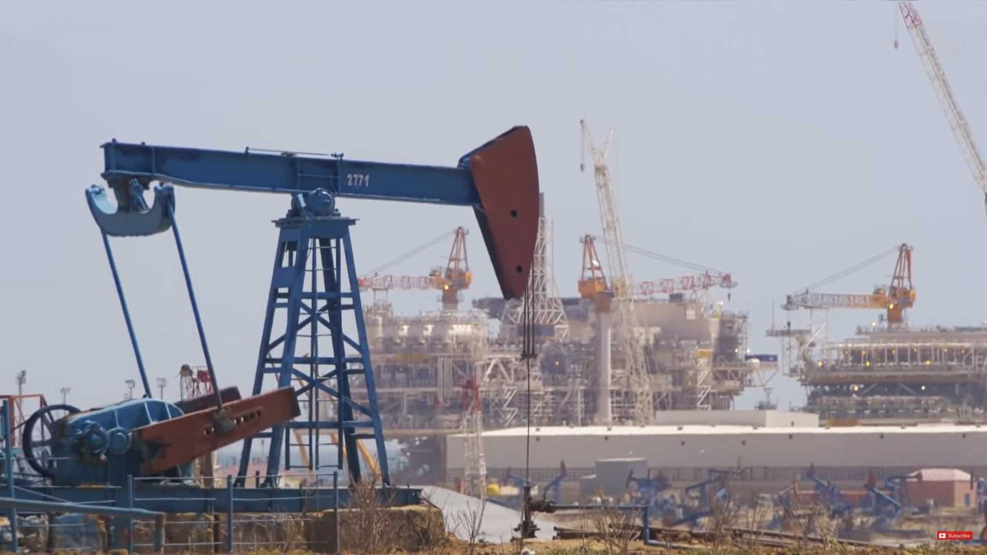 Extracție petrol și gaze Azerbaidjan / Youtube