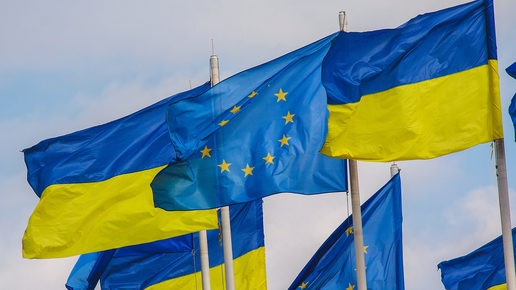 UE deblochează un ajutor financiar de 1 miliard de euro pentru Ucraina