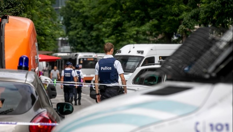 O camionetă a intrat în oamenii de la două terase din Bruxelles