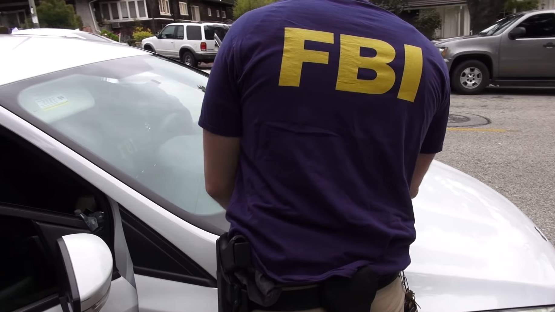 Percheziții FBI