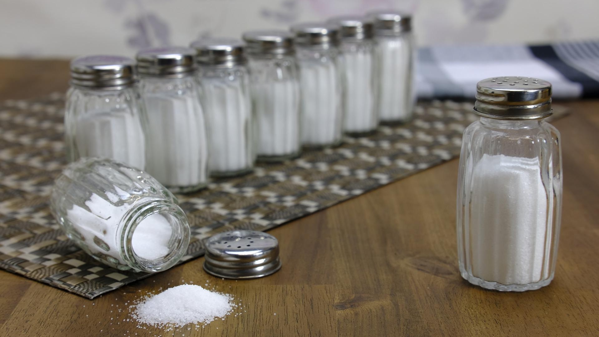 Un singur gram de sare mai puțin în alimentație poate salva milioane de vieți